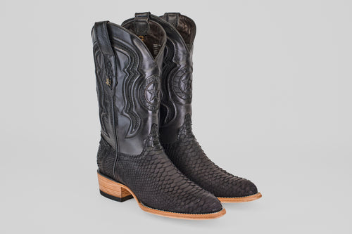 Tanner – Matte Black – Roper Toe
